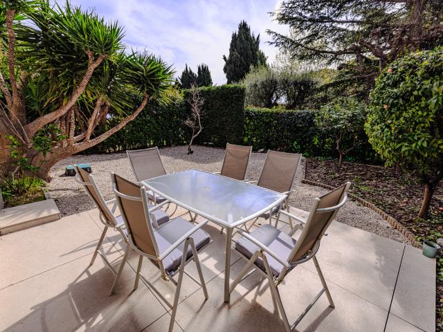 Appartement avec grand jardin, plage à pied