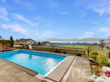 Appartement avec jardin privatif et piscine en copropriété
