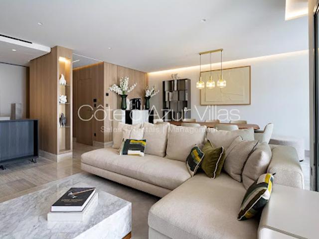Appartement avec piscine en bord de mer