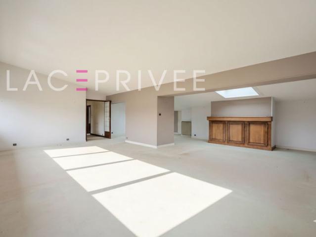 Appartement avec stationnement