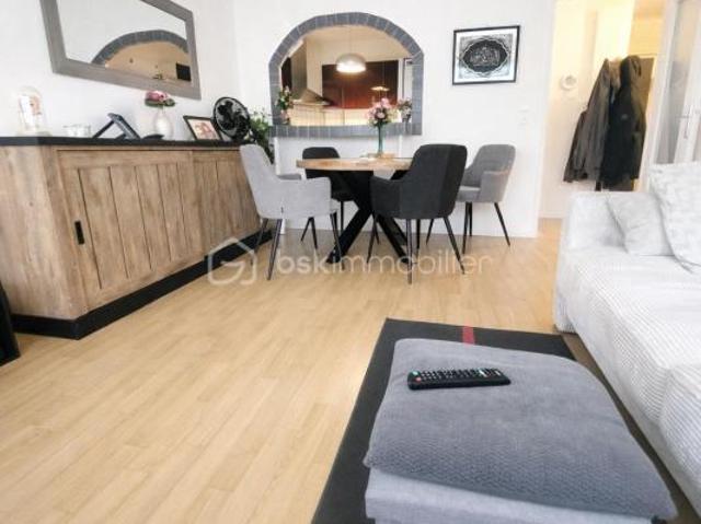 Appartement avec stationnement privé et box en cave