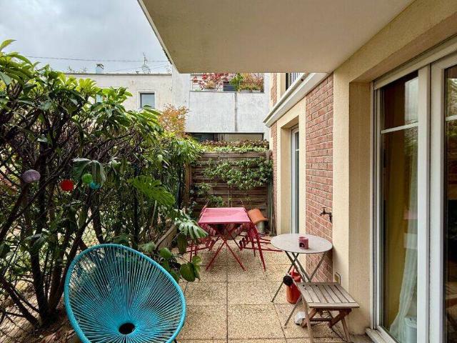 Appartement avec terrasse metro Garibaldi 37.8 m2