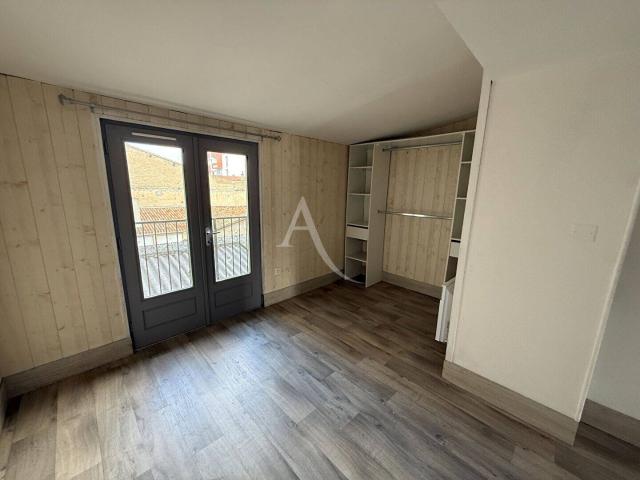 APPARTEMENT AVEC COUR A CARCASSONNE