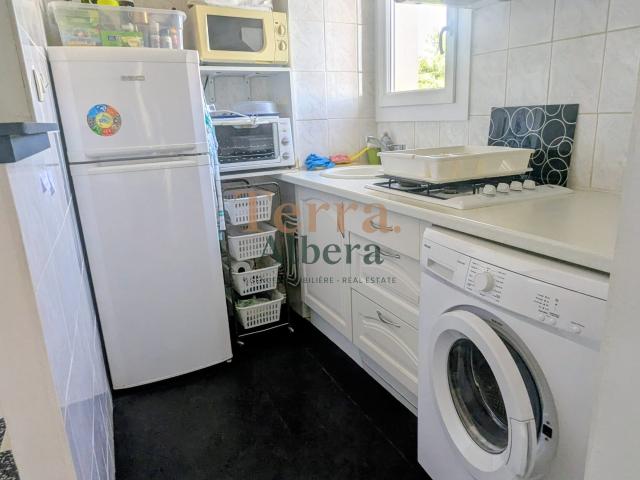 Appartement avec terrasse, balcon, parking et box