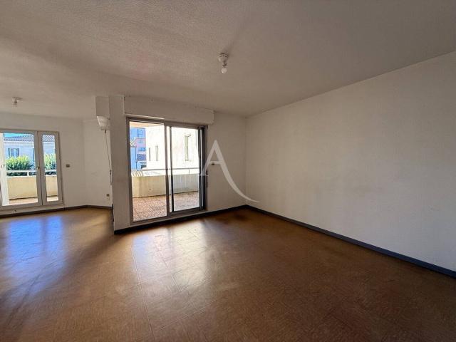 APPARTEMENT AVEC TERRASSE ET GARAGE A CARCASSONNE