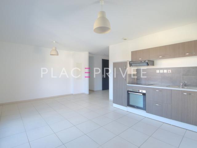 Appartement avec terrasse et parking