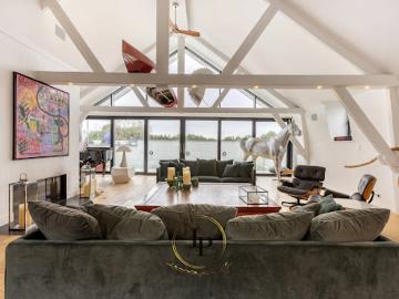 Tournai-Mouscron, Wallonie - Parking, Cave