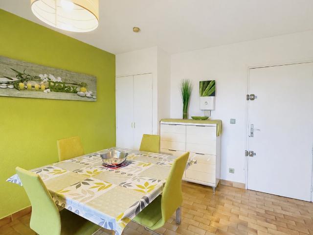 APPARTEMENT AVEC TERRASSE ET PLACE DE PARKING