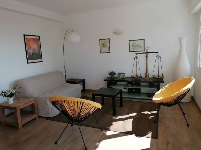 Appartement avec terrasse et vue mer