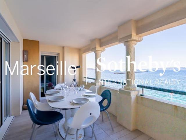 Appartement avec terrasse en bord de mer