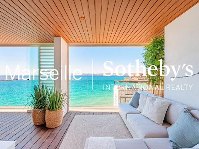 Appartement avec terrasse en bord de mer