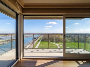 Appartement avec terrasse en bord de mer