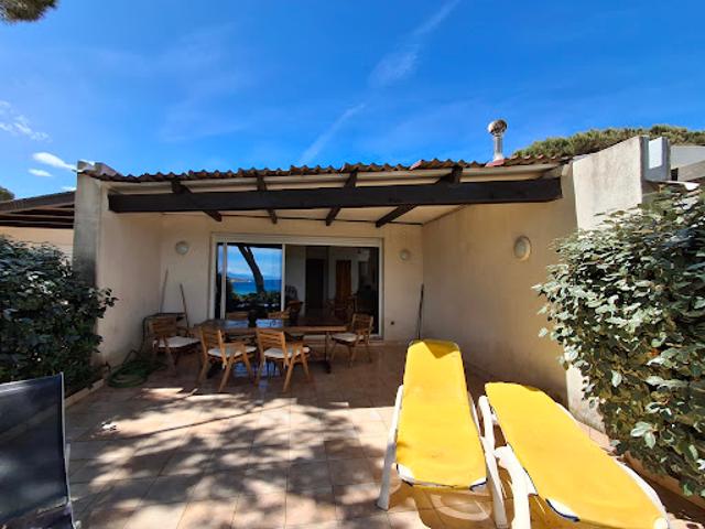 Appartement avec terrasse en bord de mer