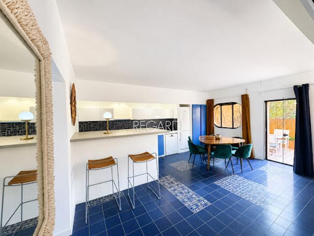 Appartement avec terrasse en bord de mer