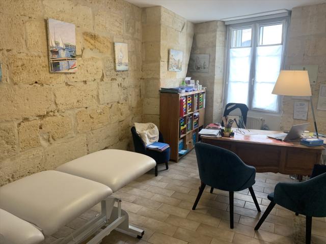 Appartement avec terrasse / Local professionnel 84,61 m2 Cen. 85m² Bordeaux