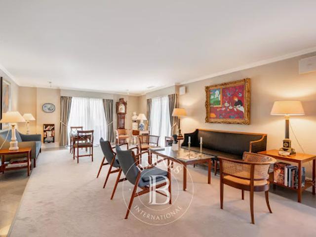 Appartement avec terrasse et piscine