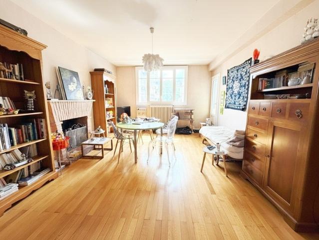 ? Appartement avec vue exceptionnelle sur la Cathédrale du Mans – Résidence calme et sécurisée ?