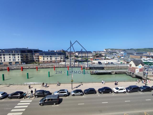 APPARTEMENT AVEC VUE SUR LE PORT
