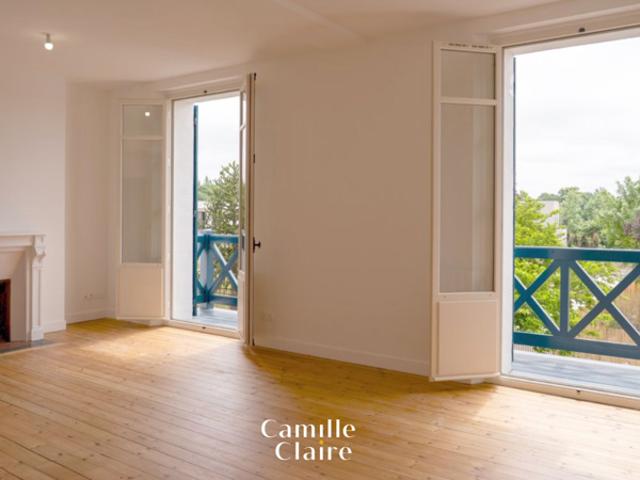 Appartement avec vaste jardin dans un Manoir classé à Trouvi
