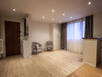 Appartement avec 2 chambres dans en banlieue de Paris, 92500: 60 m² — #4282
