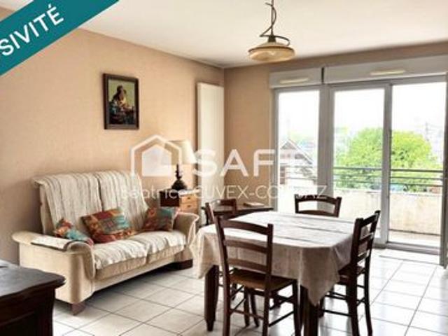 Appartement balcon double expo. Sud ouest, vue montagne et garage