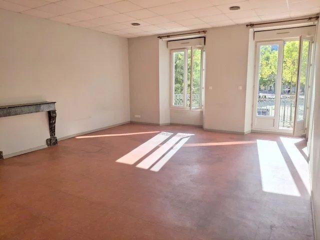 APPARTEMENT BALCON et ASCENSEUR