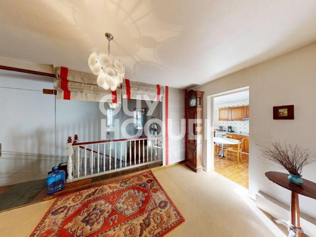 Appartement bourgeois, 5 pièces, 140 m2 avec terrasse. A vendre à PERPIGNAN 66000