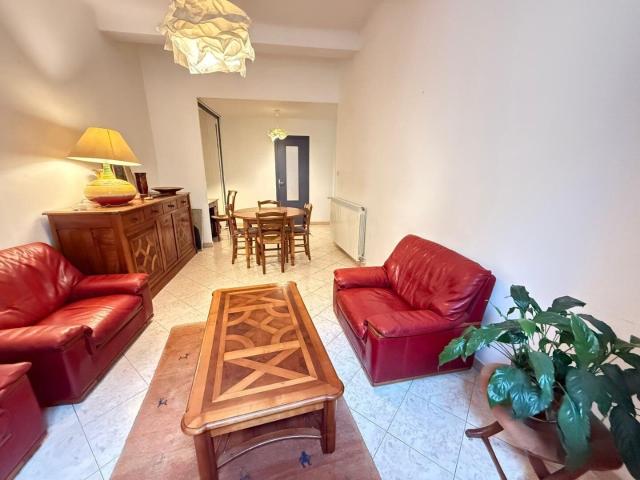 Appartement bourgeois 90m² au 1er étage + RdC aménageable. 146m² Barjols