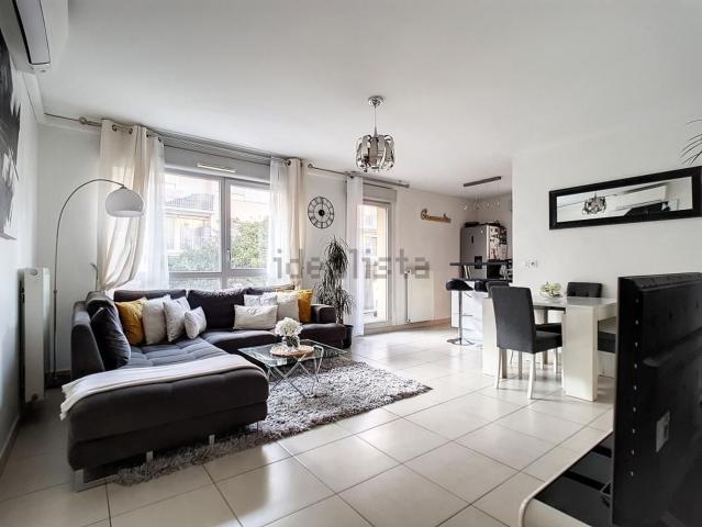 Appartement, Bron