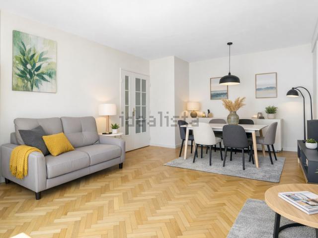 Appartement, Buttes Chaumont, Paris