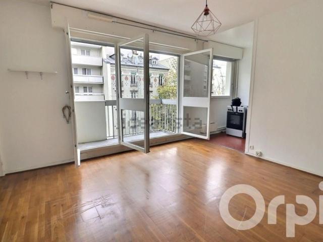 Appartement, Buttes Chaumont, Paris