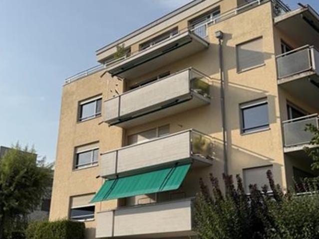 Appartement calme de 3,5 pièces dans un emplacement de choix: la vie urbaine rencontre l'idylle naturelle