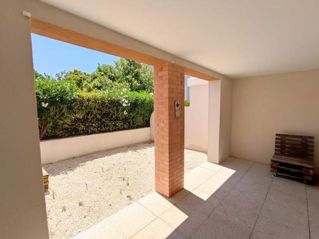 Appartement Carnoules 4 pièce s 77.65 m2 terrasse/jardinet et garage fermé