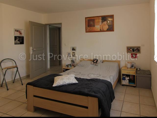 Appartement Caromb 4 pièces 80 m2 avec terrasse d'environ 21. 80m² Caromb