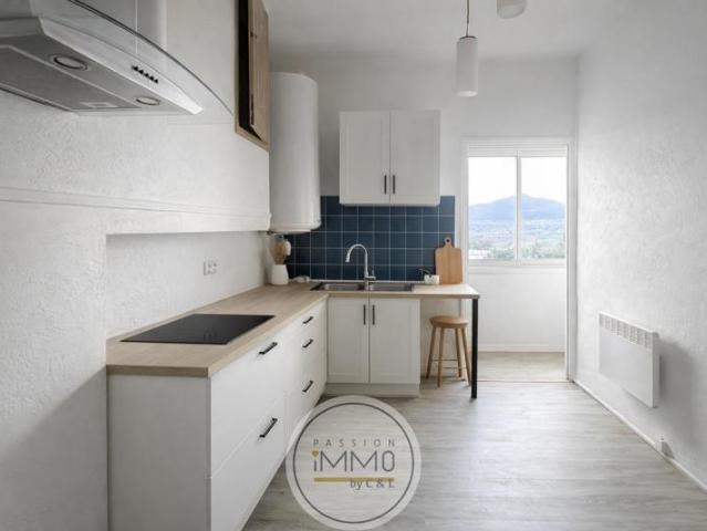 Appartement centre ville, LES MEES