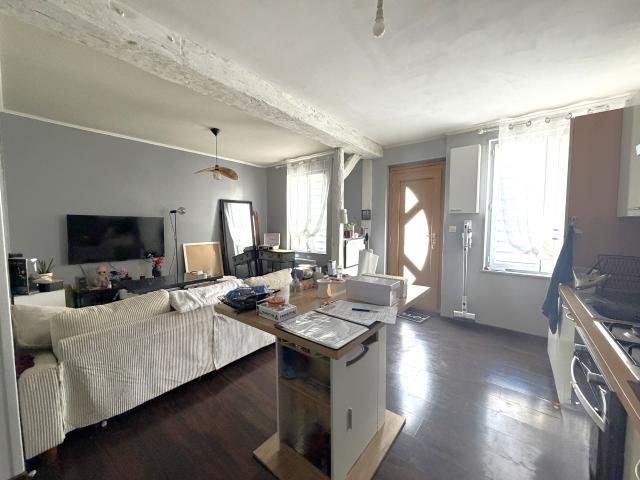 Appartement centre ville Anet