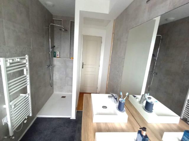 Immense appartement en vente dernier étage à Fougères 106m² Fougères