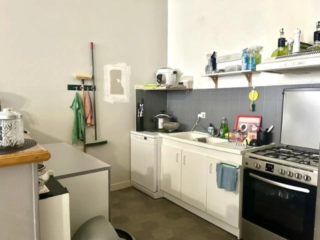 Appartement centre ville Parthenay 4 pièces 104m² Loi Carrez Vendu occupé