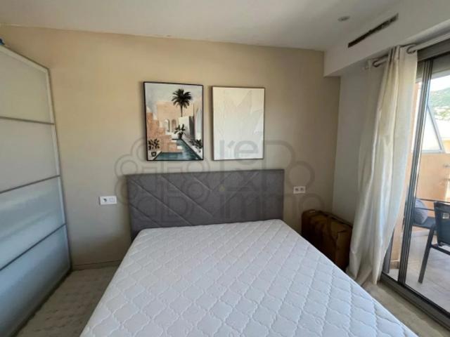 Appartement centrre ville vue mer avec terrasse à Cavalaire sur Mer