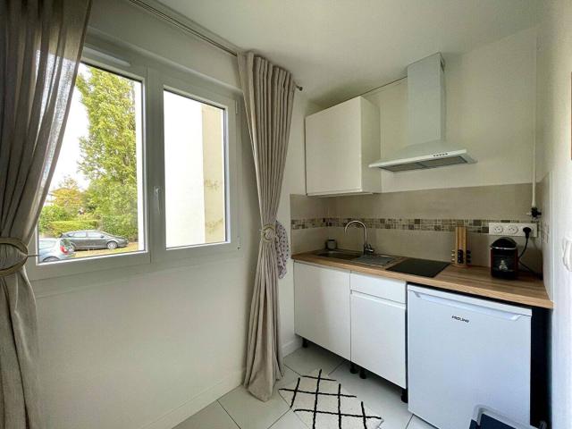 Appartement Châtenay Malabry 1 pièce s 25.65 m2  Meublé  Rez