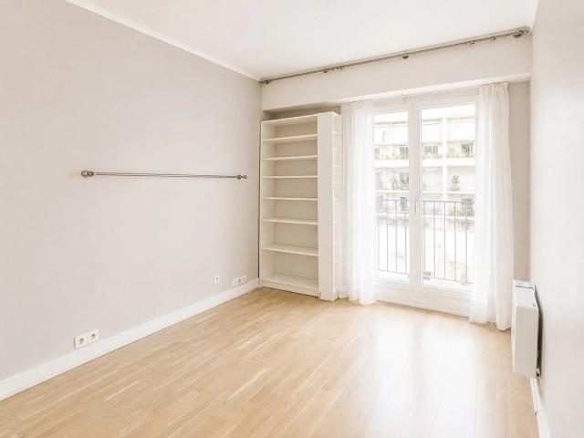 RER 6 min APPARTEMENT CHATOU 2 pièces de 51 m2 avec Cave et Pa