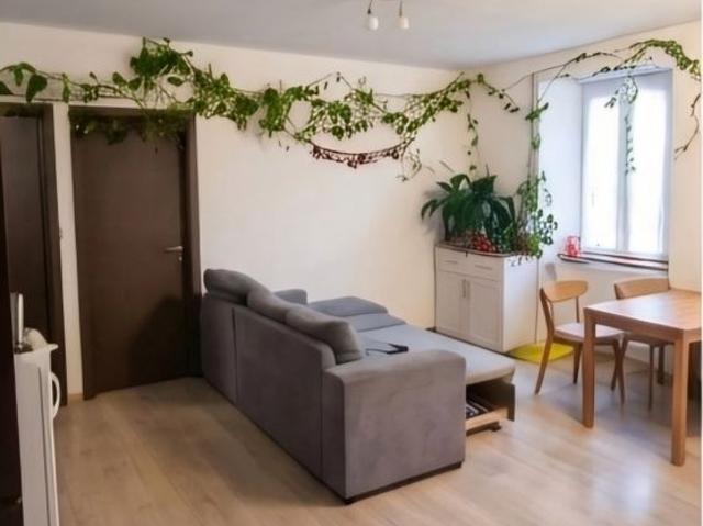 Appartement chaleureux et calme à Travers NE Proche gare