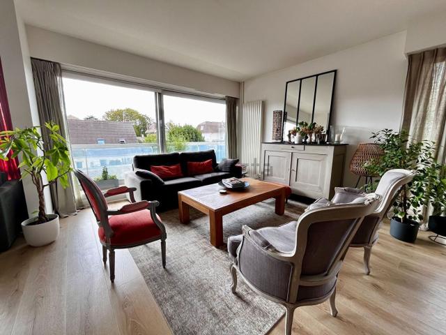 Appartement, Chantilly