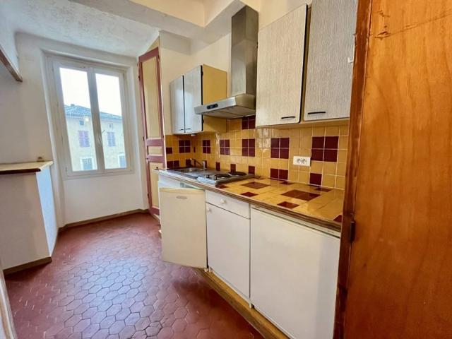 Appartement charmant à louer à Salernes