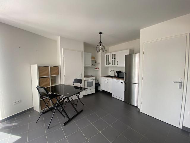 Appartement Combs La Ville 2 pièce s 47 m2