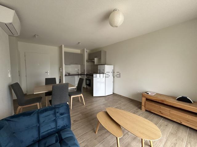 Appartement, Commentry