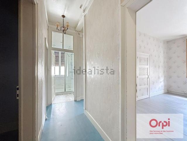 Appartement, Commentry