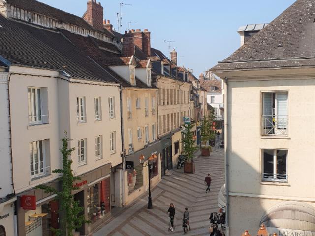 APPARTEMENT COMPIEGNE hyper centre 5 pièce s – 83.04 m2