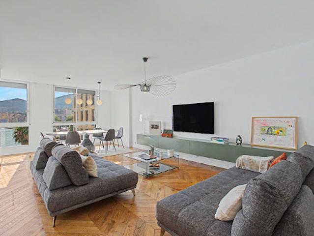 Appartement contemporain en bord de mer