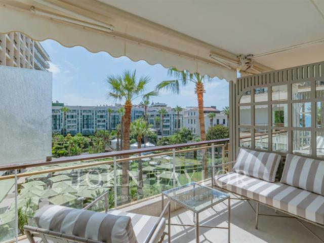 Appartement contemporain sur la Croisette à Cannes 103m² Cannes